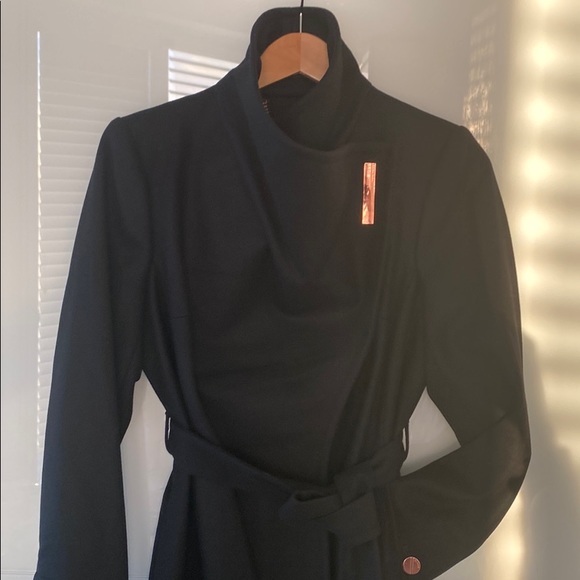 Authentic Ted Baker ROSE
Wool wrap coat. - Picture 6 of 8